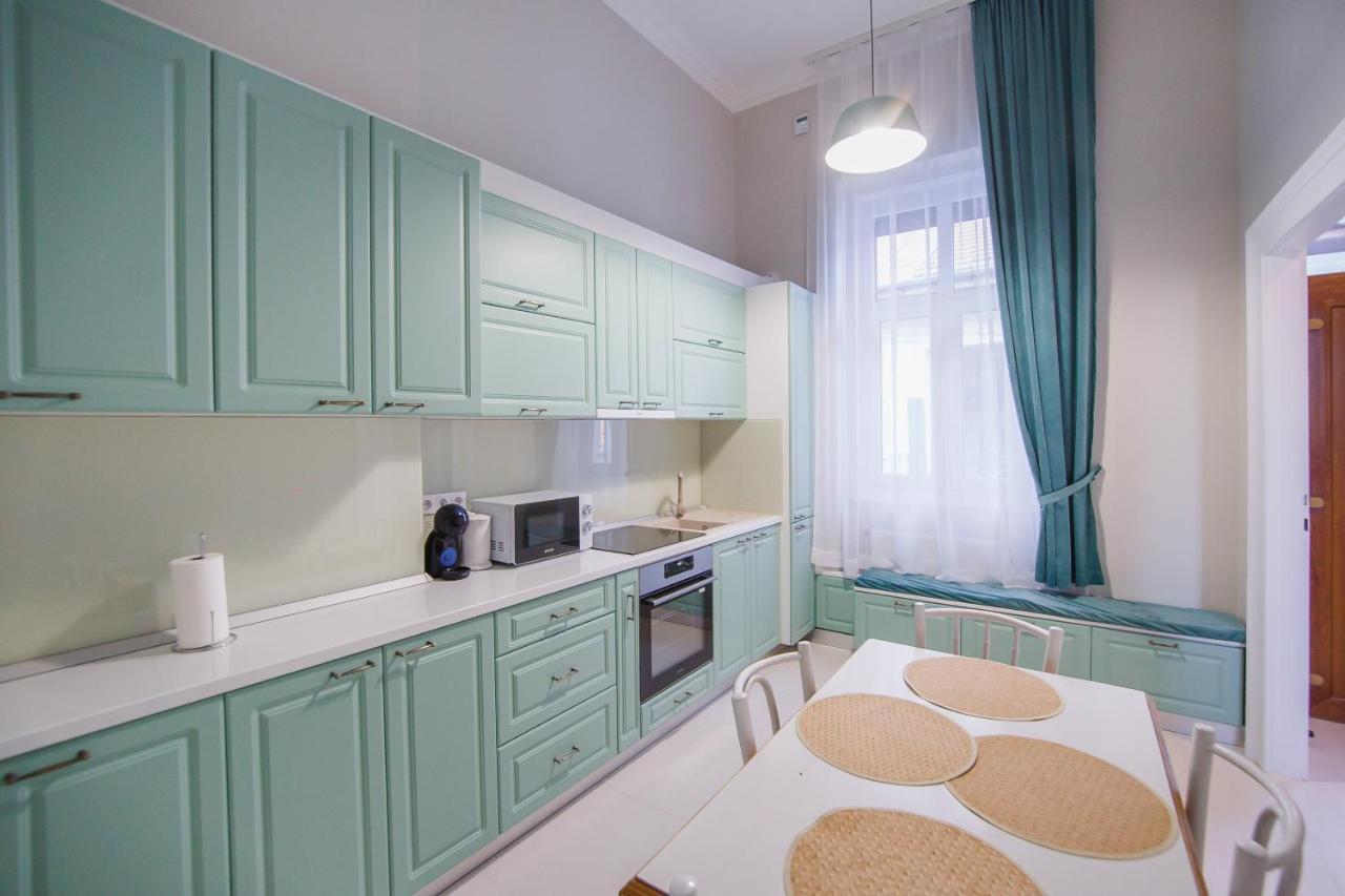 Retro City Center Home Орадеа Екстериор снимка